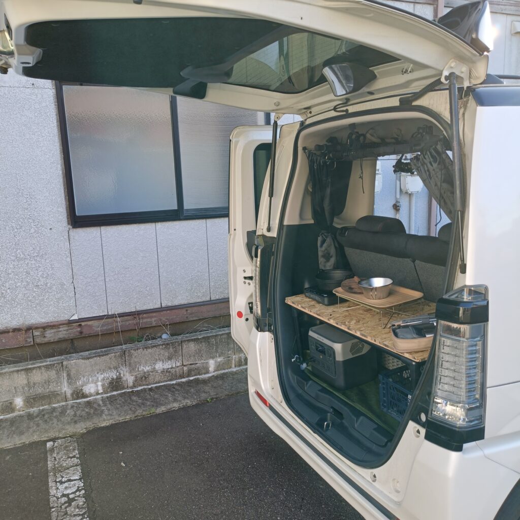 nbox-flat-shelf-diy.jpg
代替テキスト:NBOX フラット化 棚 DIY 完成写真