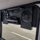【車中泊】車に換気扇をつけるメリットとメルカリで購入した車内専用換気扇をレビュー【NBOX換気扇】
