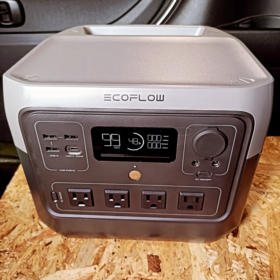 N-BOX車中泊でEcoFlow RIVER 2 Proを使ってIH調理している様子